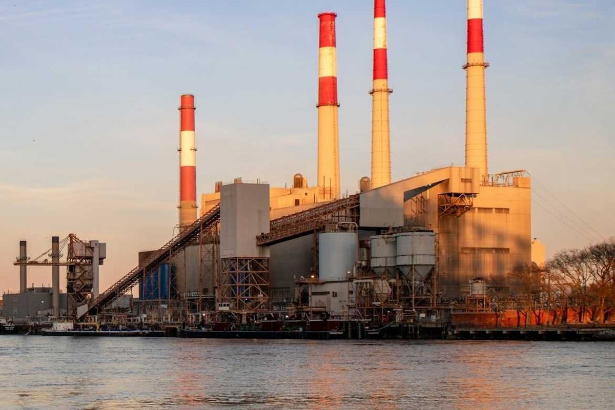 2,480 megawatt Ravenswood Generating Station as seen from Roosevelt Island in Long Island City, Queens.