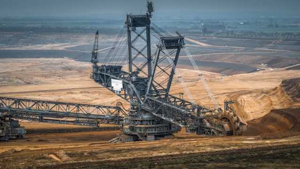 Federal delay of silica dust rule leaves coal miners at risk of black lung