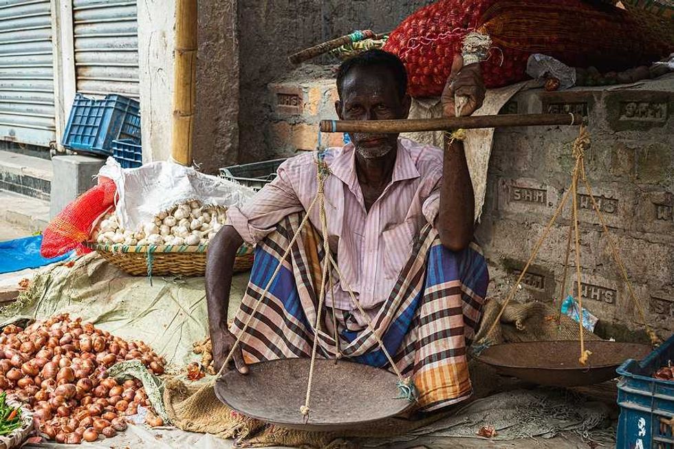 Extreme heat is eroding health, productivity and incomes of Dhaka's informal workers
