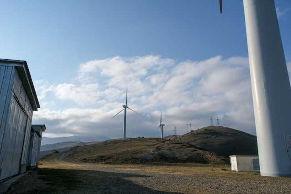 Wyoming electric utility dumps wind and solar in long-term planning
