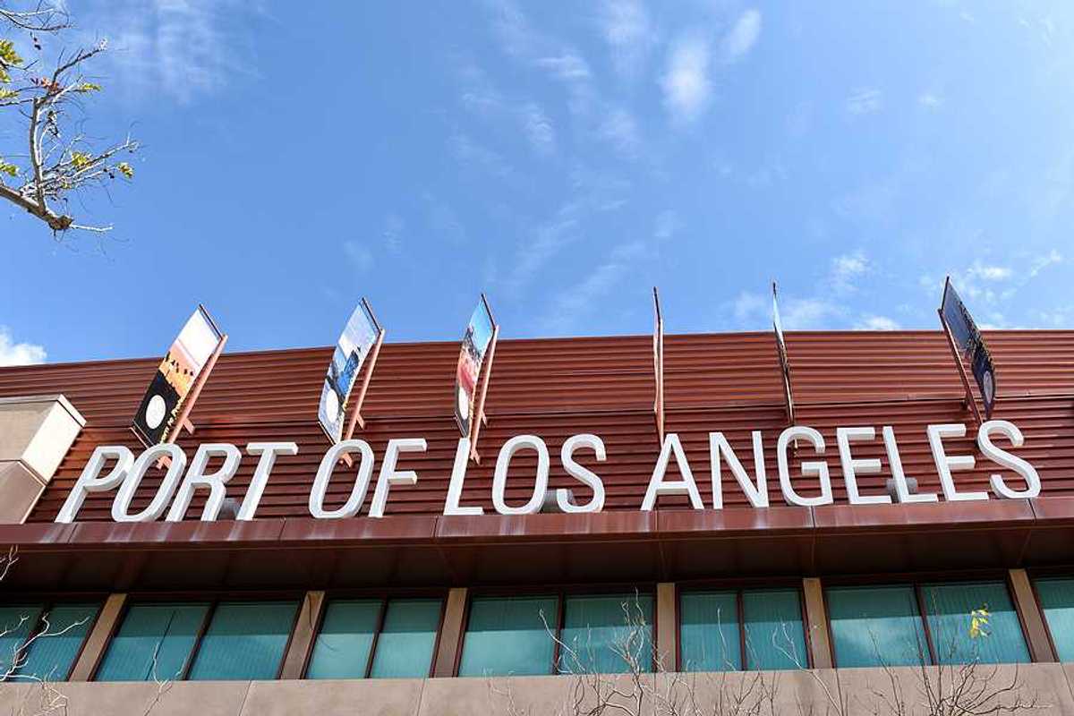A sign that says "Port of Los Angeles"