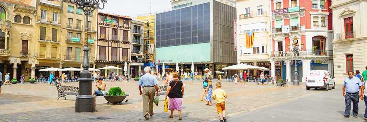 A Spanish plaza in the city of Reus.