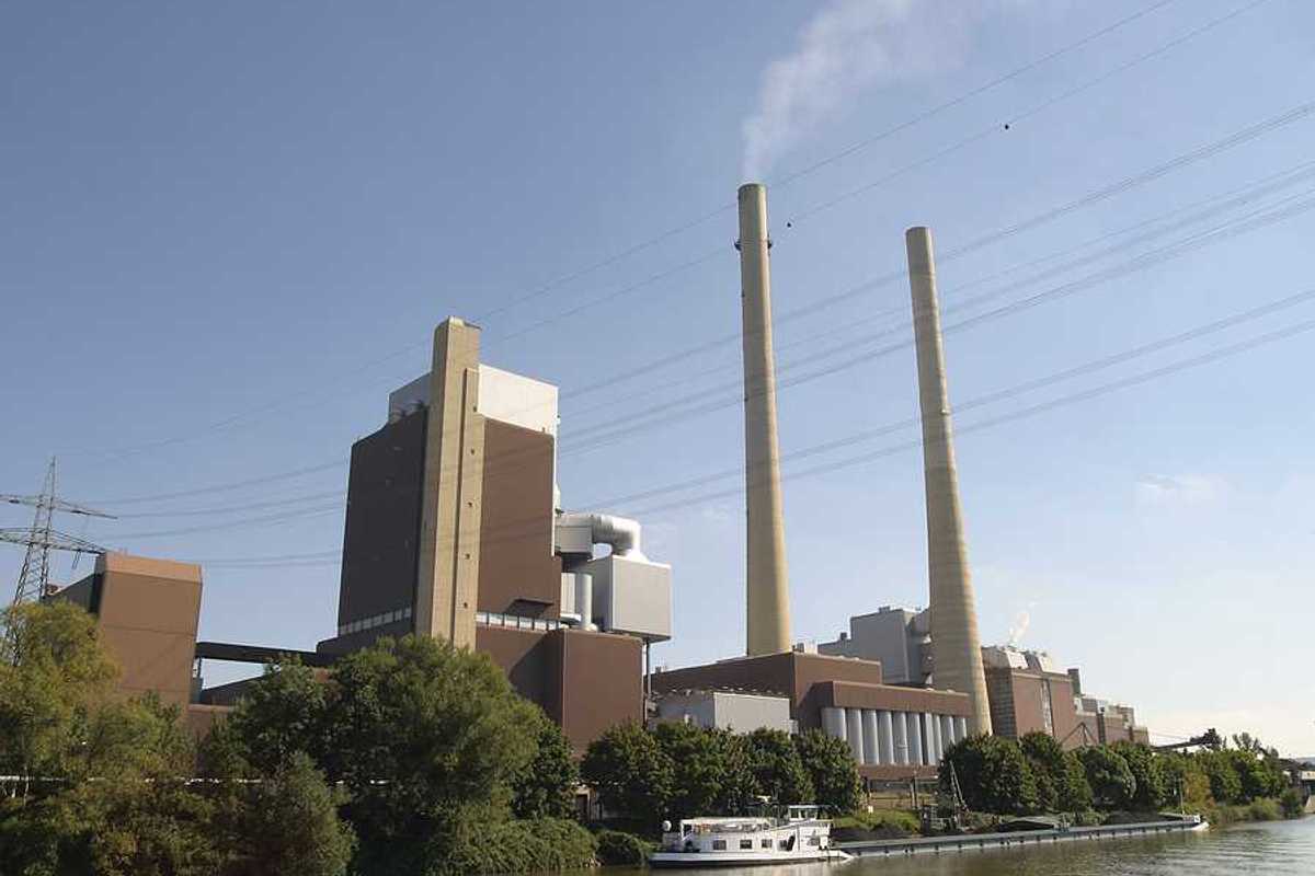 A view of a coal plant on a river