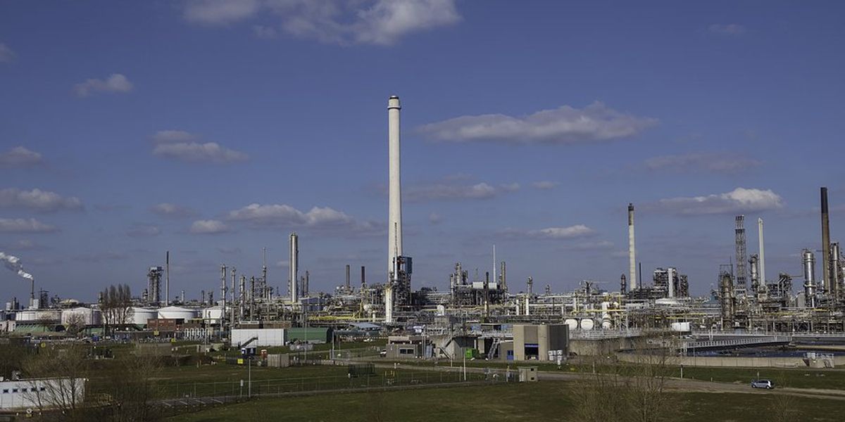 An vast industrial complex on a sunny day.