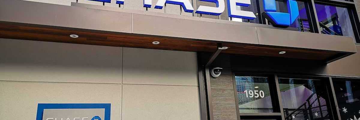 Chase Bank business front.