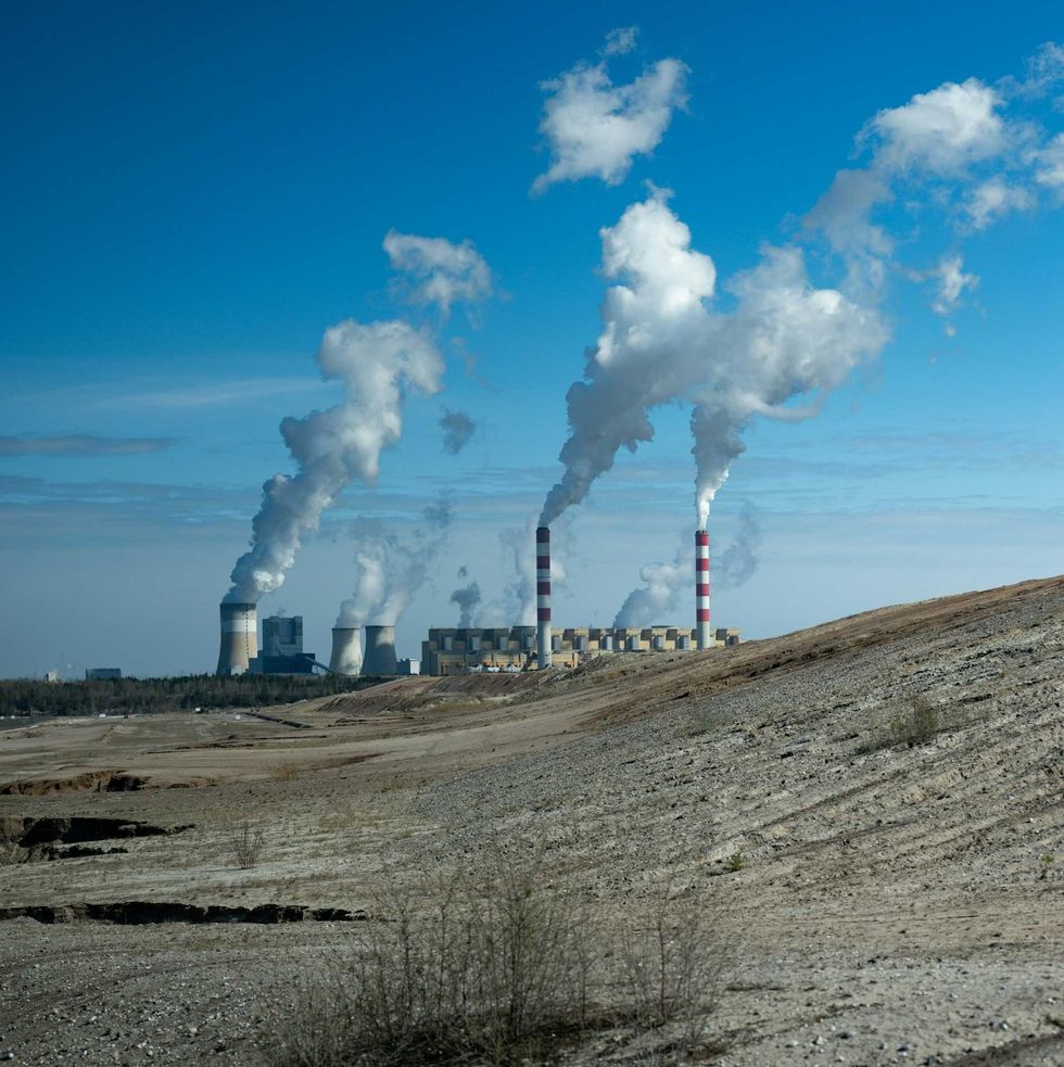 Trump wants to halt almost all coal plant shutdowns. It could get messy.