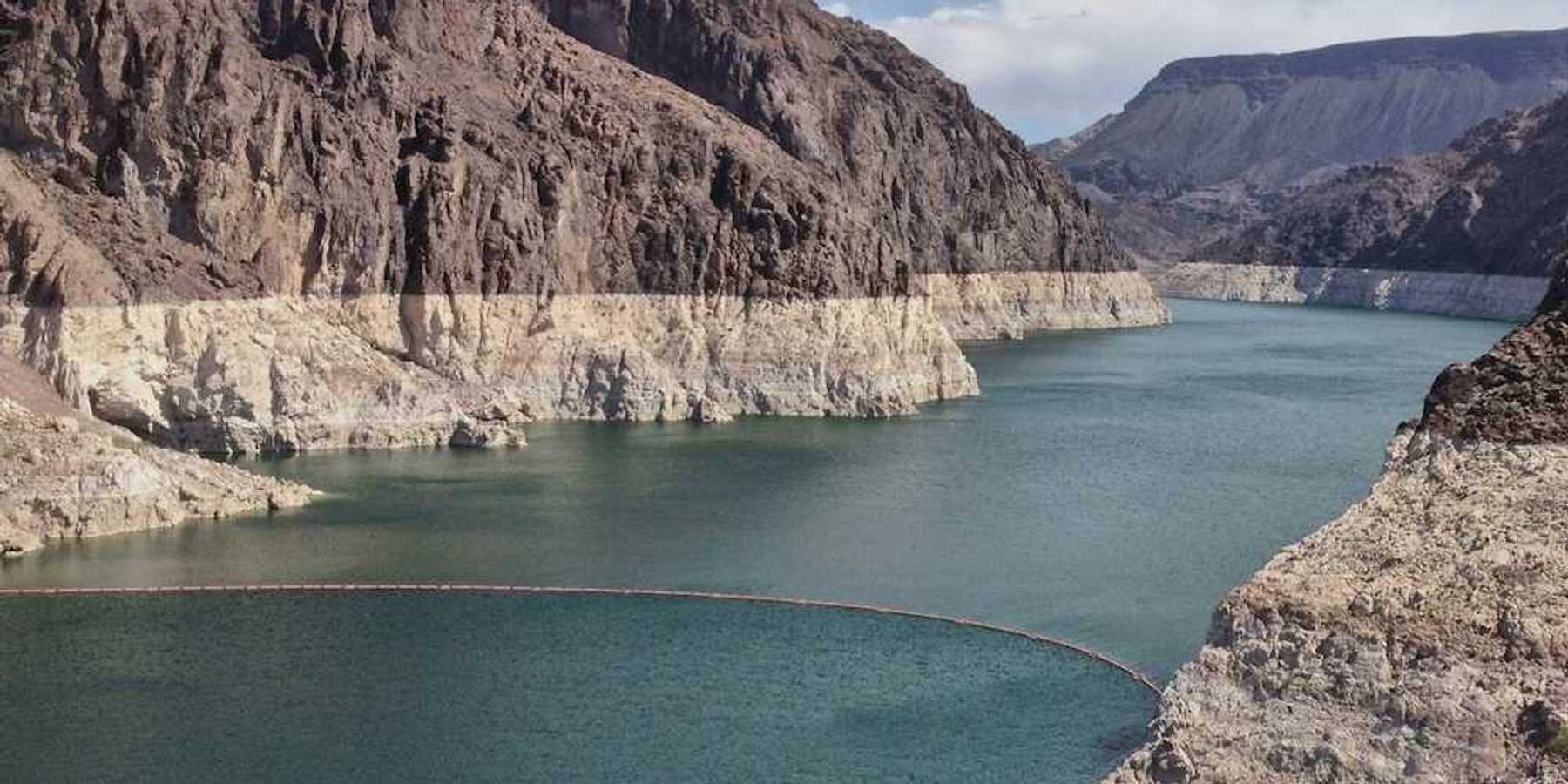 Colorado River behind Glen Canyon Dam showing the bathtub ring