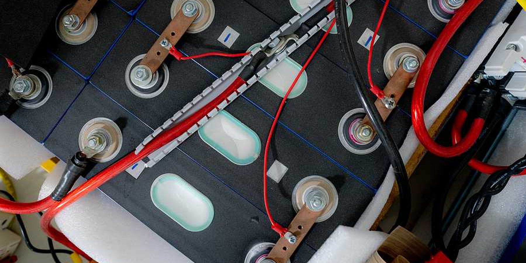 Electric car battery. Lithium-ion cell pack.