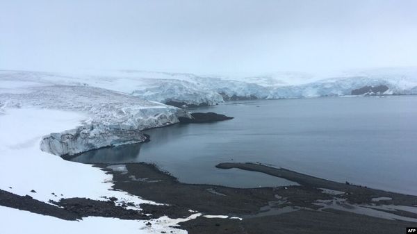 Searching for clues on climate change in Antarctica