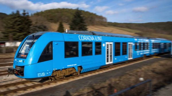 hydrogen trains italy alstom
