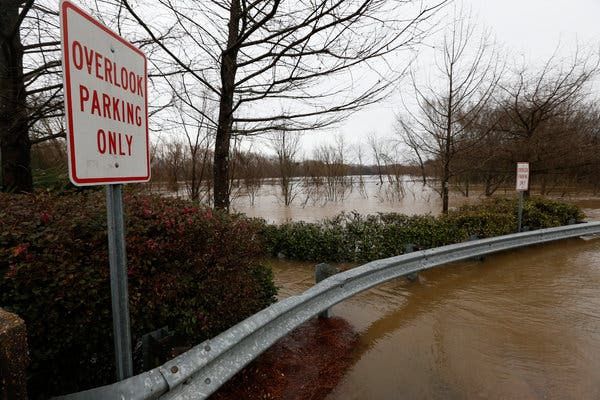 As floods spread in Mississippi, officials say the worst is still ahead
