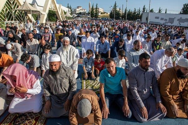 Scorching temperatures bake Middle East amid Eid al-Adha celebrations
