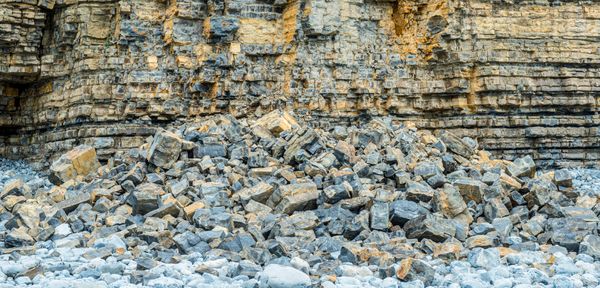 chemically converting carbon dioxide into rock