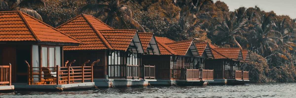 floating homes on seacoast