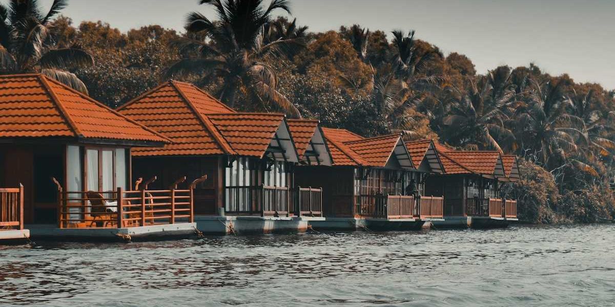 floating homes on seacoast