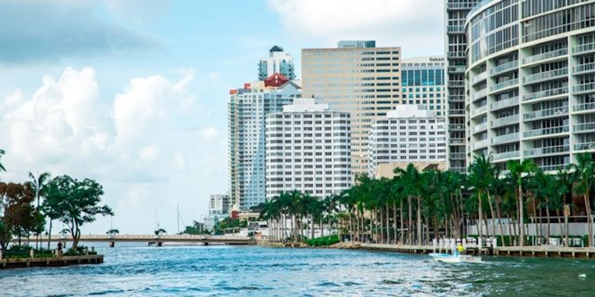 Florida waterfront skyscrapers