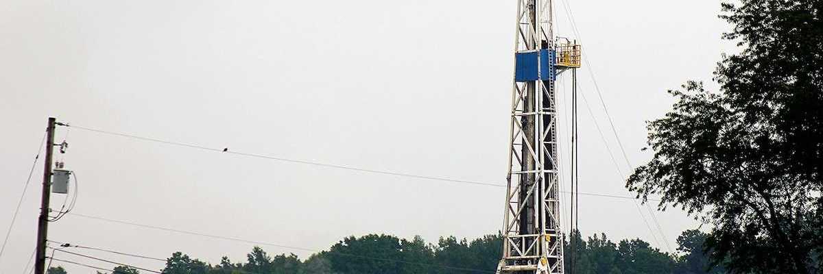Fracking well - drilling rig, storage tanks and temporary structures
