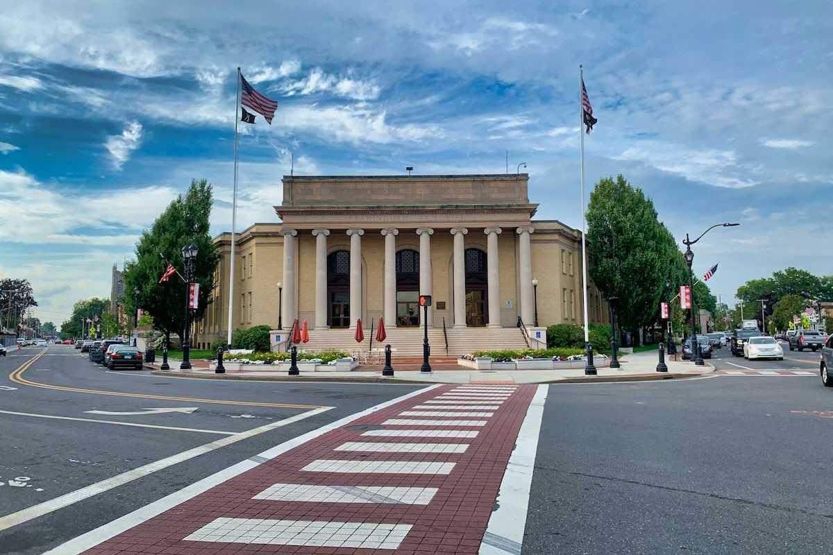Framingham, Massachusetts, city hall at 2 Union Ave