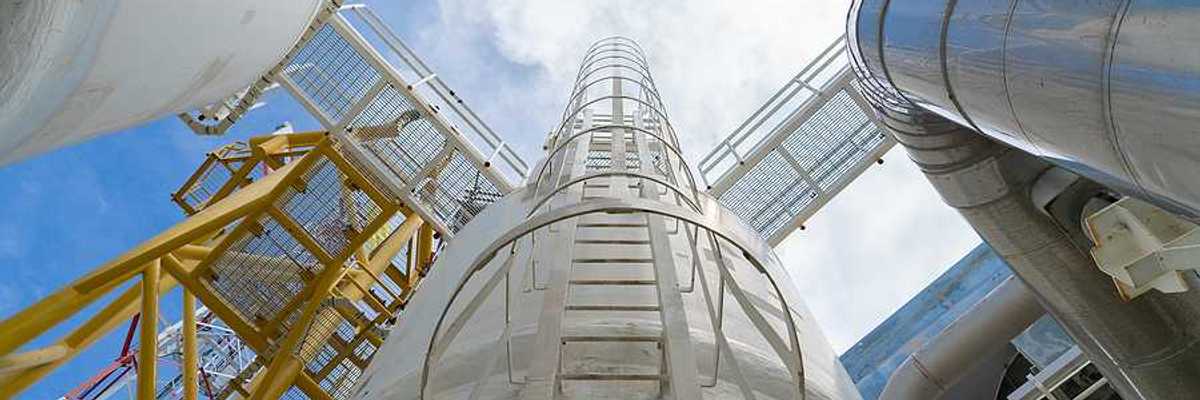 Gas dehydration process to remove moisture from gas before enter to carbon dioxide unit, pressurize vessel and piping of petrochemical industry.