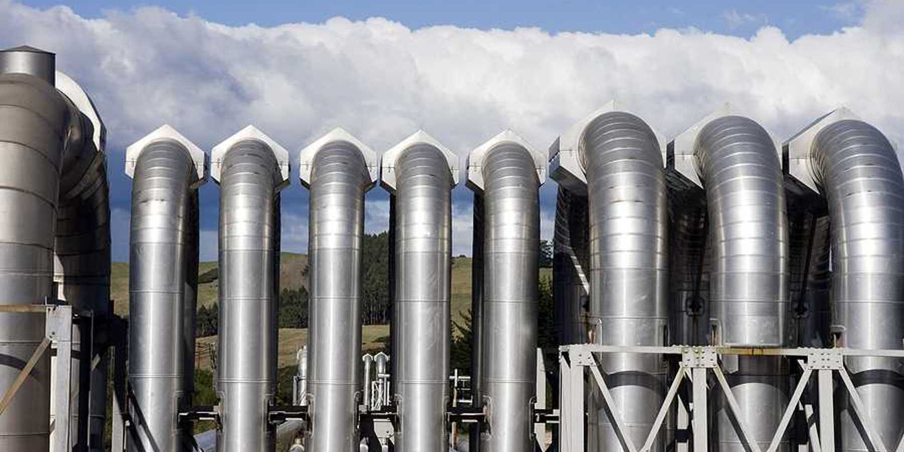 Geothermal power plant with silver pipes