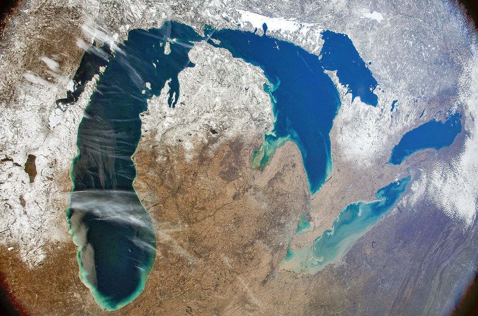 Great Lakes pollution