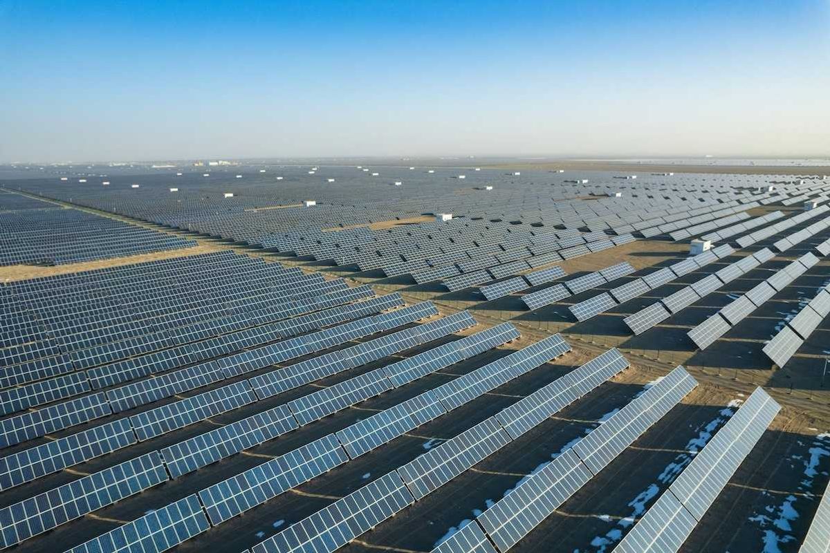 Huge solar array in Dunhuang, China