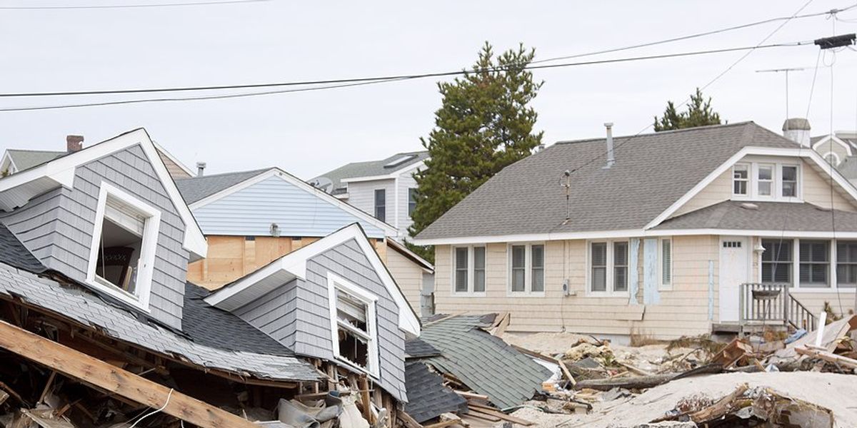 Disaster restoration workers face health risks from exposure to toxins