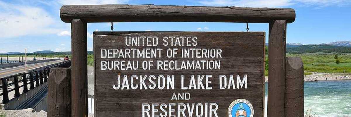 Jackson Lake Dam wooden sign