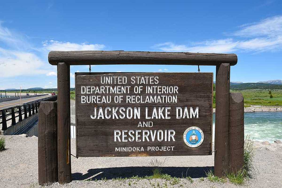 Jackson Lake Dam wooden sign