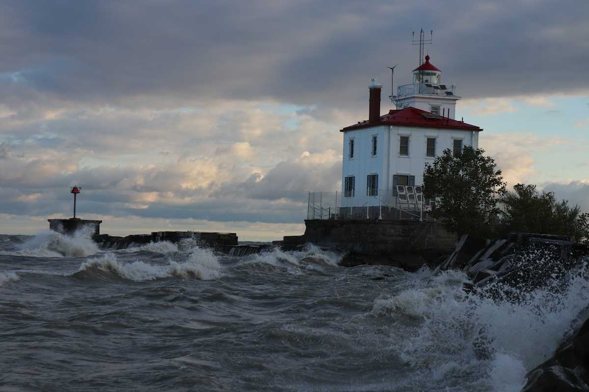Lake Erie lighthouse being battered by storm surge