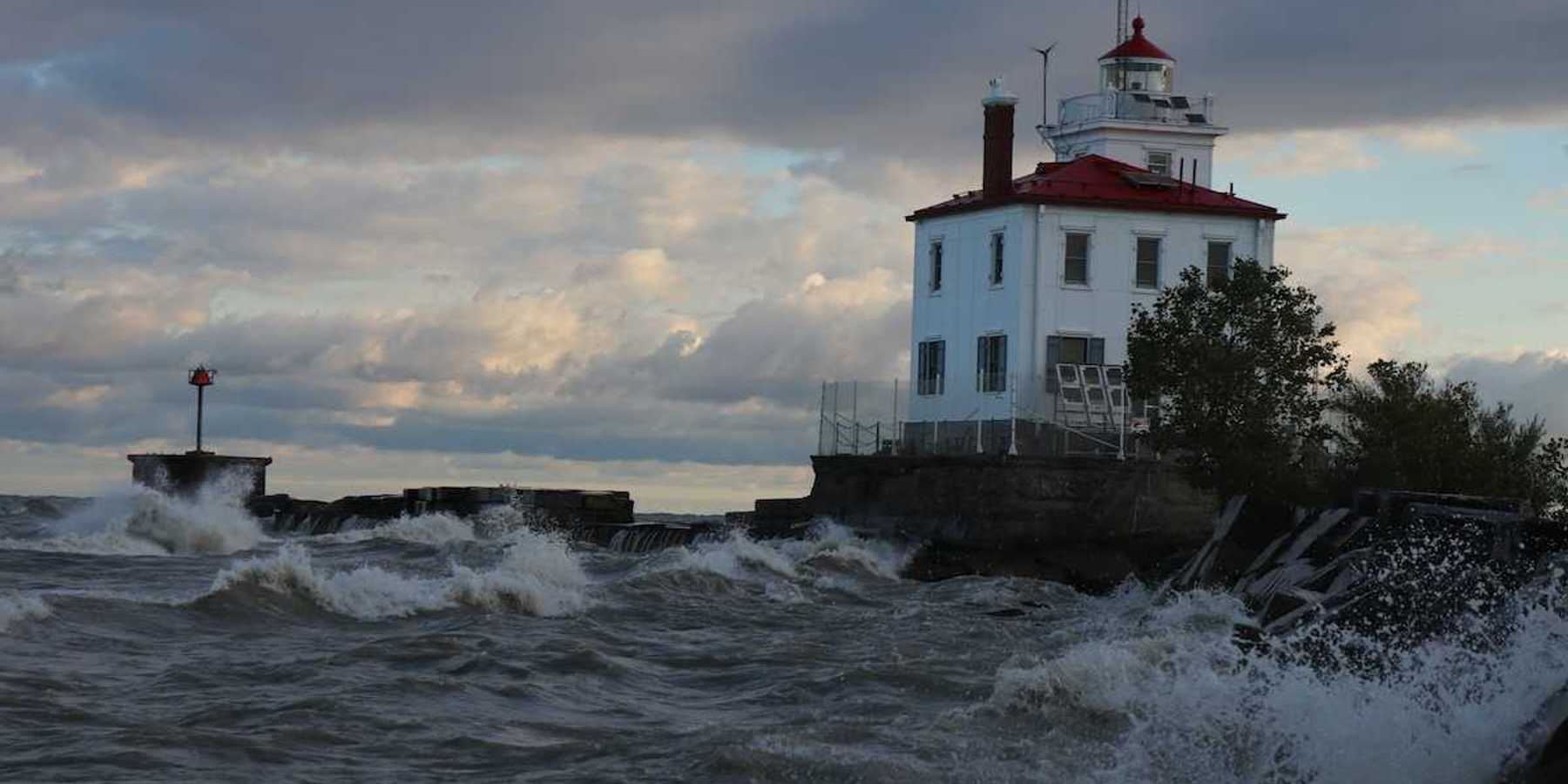 Lake Erie lighthouse being battered by storm surge