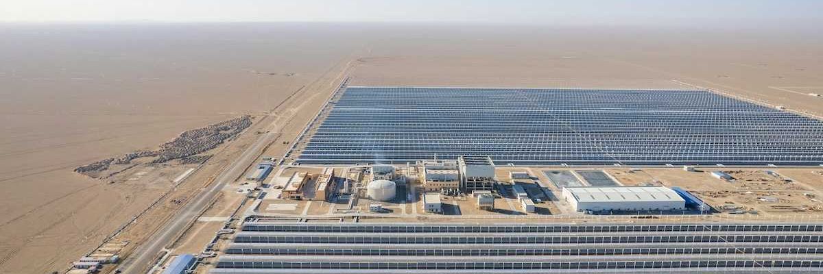 Large solar farm in the desert