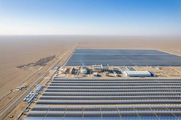 Large solar farm in the desert