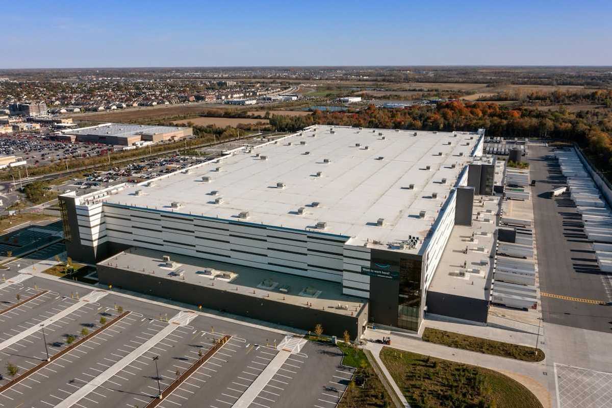 Large white rectangular data center/data warehouse