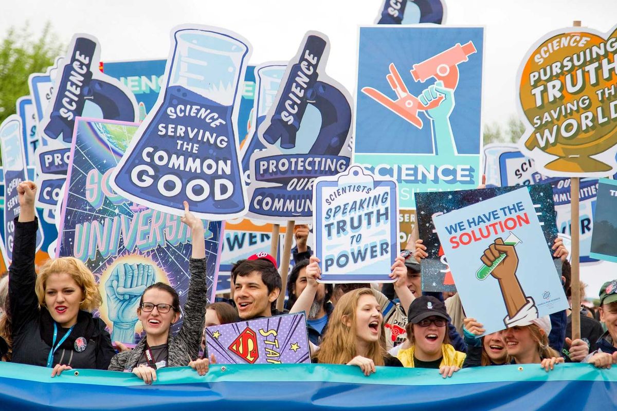Marching for science in Washington DC to fight for science funding and scientific analysis in politics