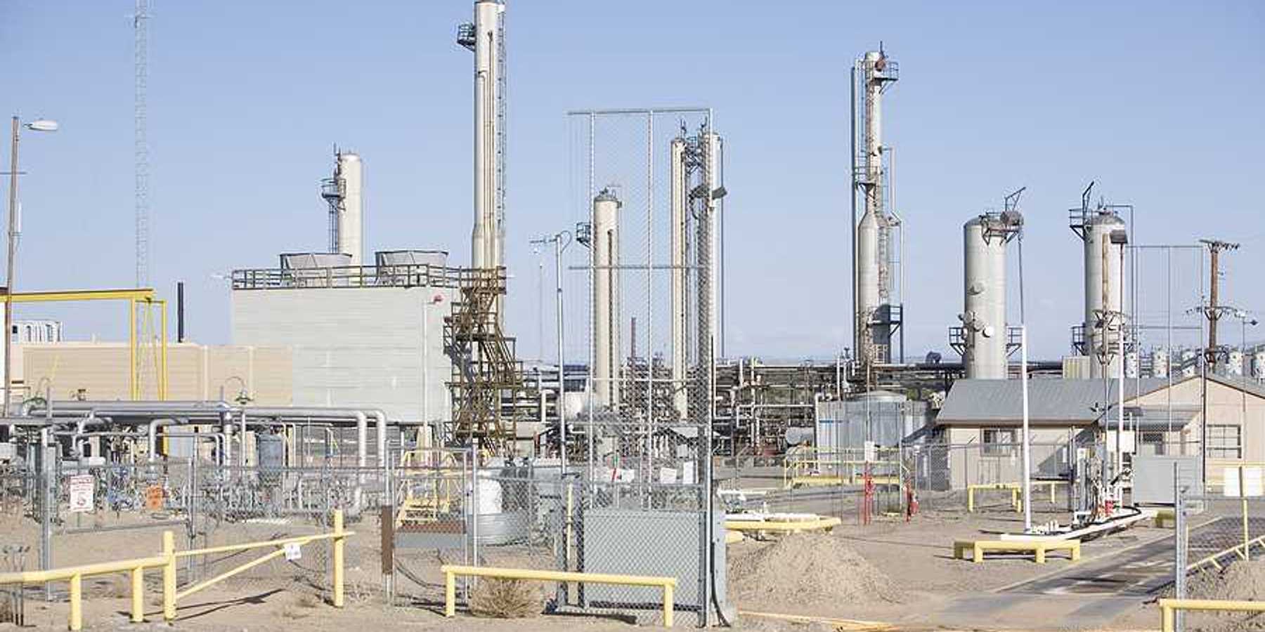 Natural gas pipe line compressor processing station