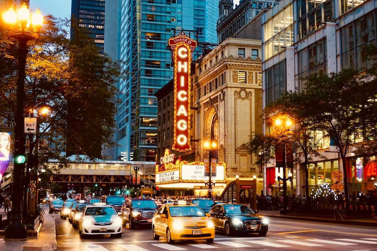 Nightime street traffic on the Chicago Loop