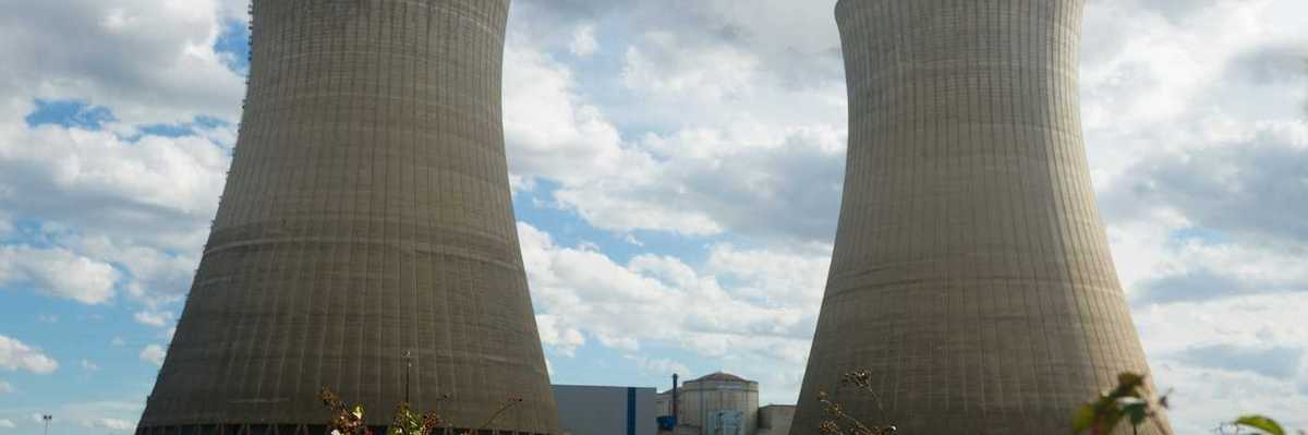 Nuclear power cooling towers