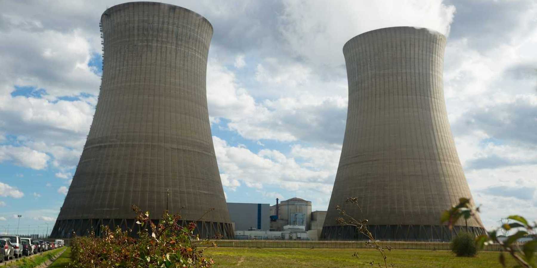 Nuclear power cooling towers