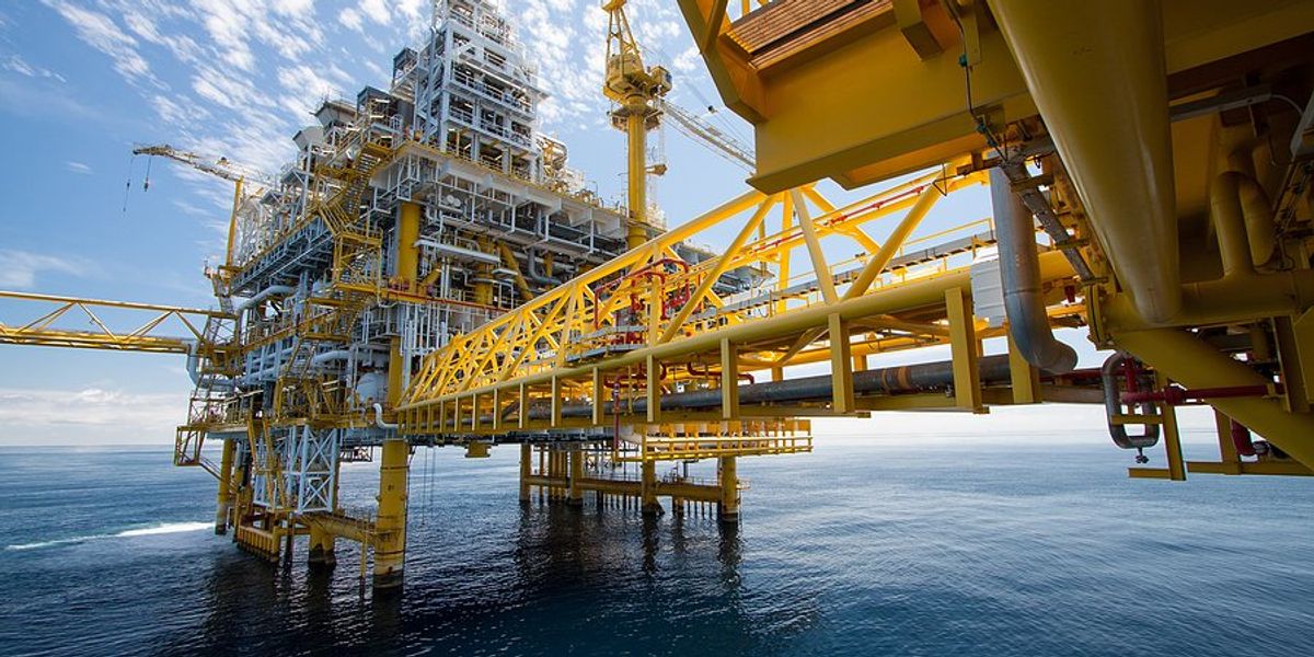 Offshore oil platform