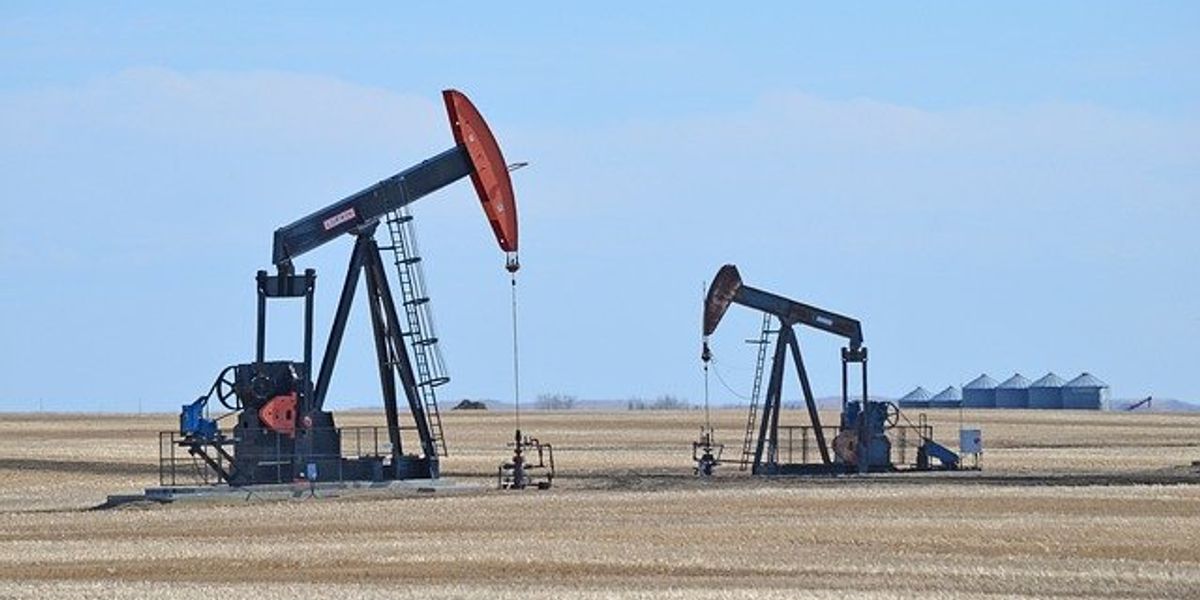 oil pumpjack energy pollution toxics