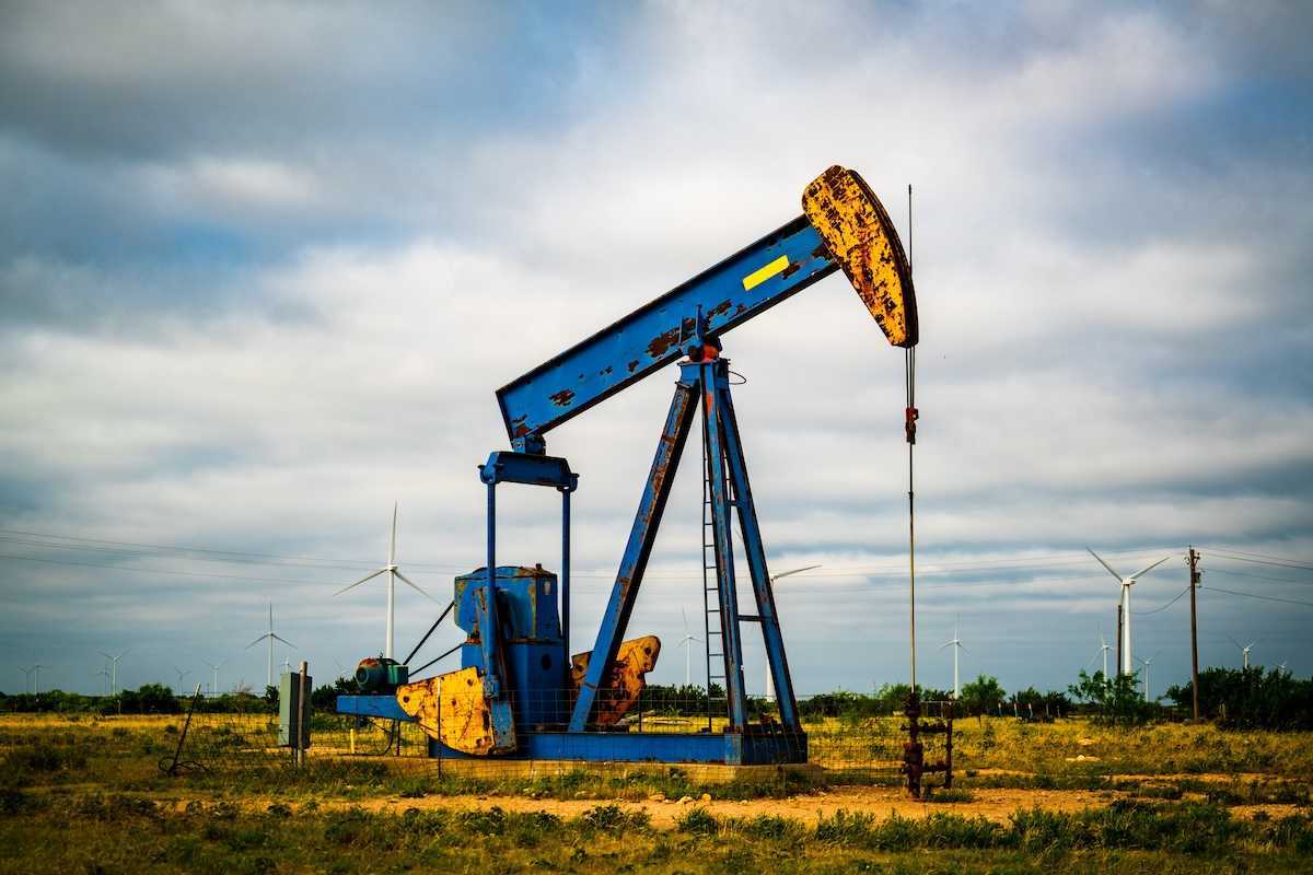Oil rig pumping out fracked Natural gas in West Texas