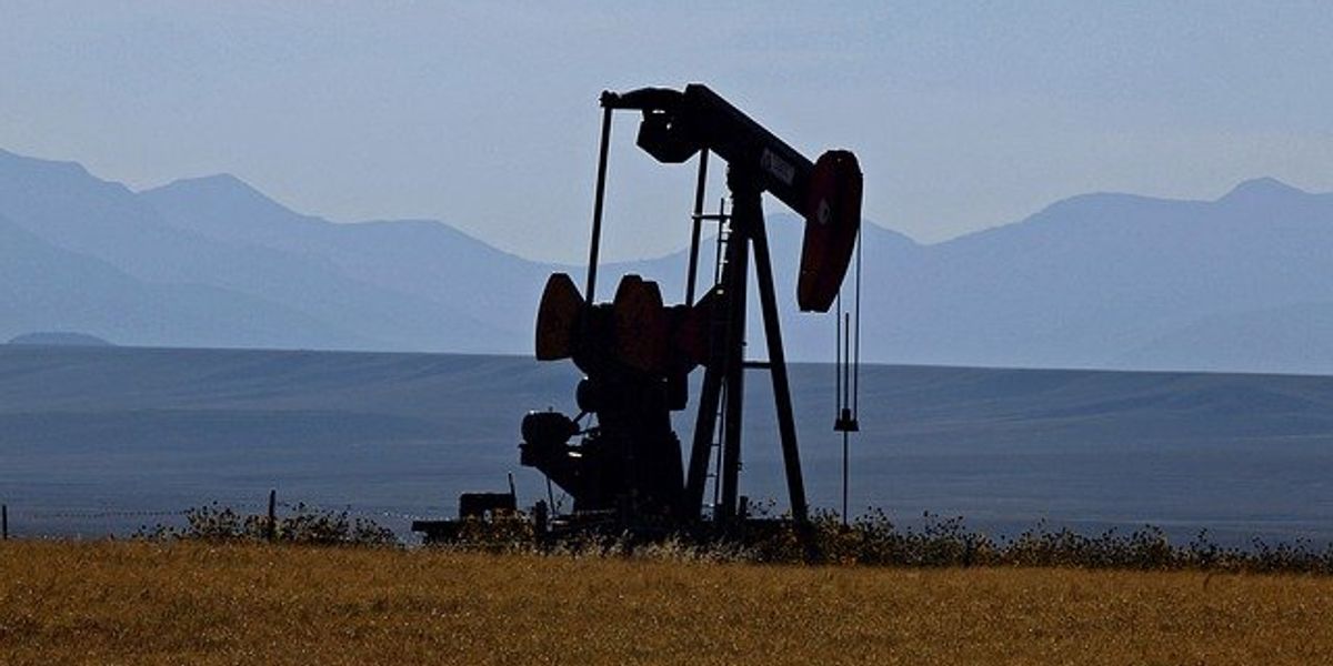 oil well