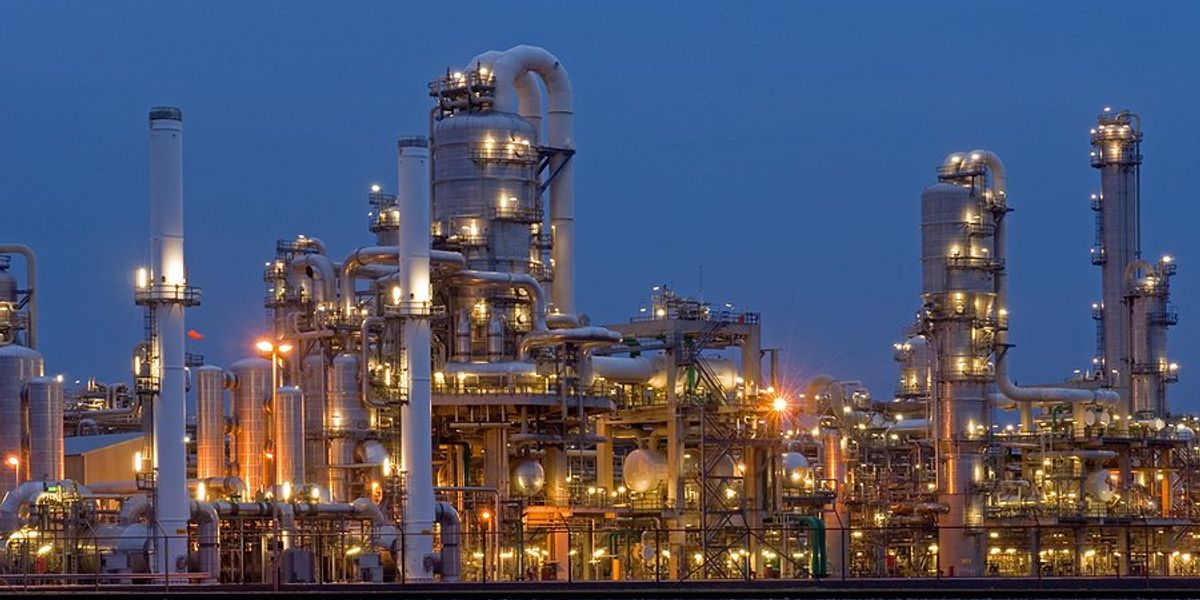 petrochemical plants at night