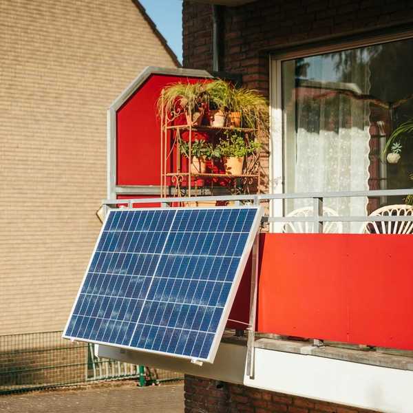 Portable balcony solar panel