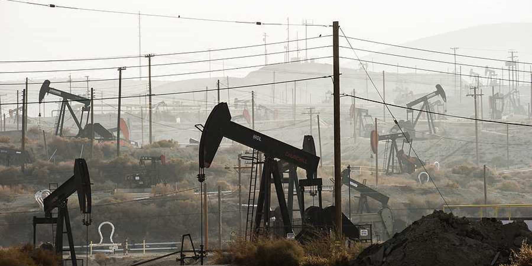 Pumpjacks extract oil from an oilfield in Kern County, CA, using hydraulic fracturing