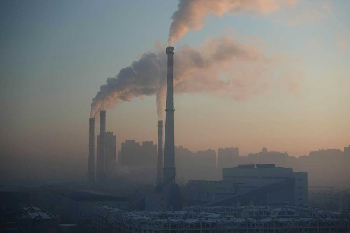 Smokestacks emitting pollution in Harbin, Heilongjiang, China