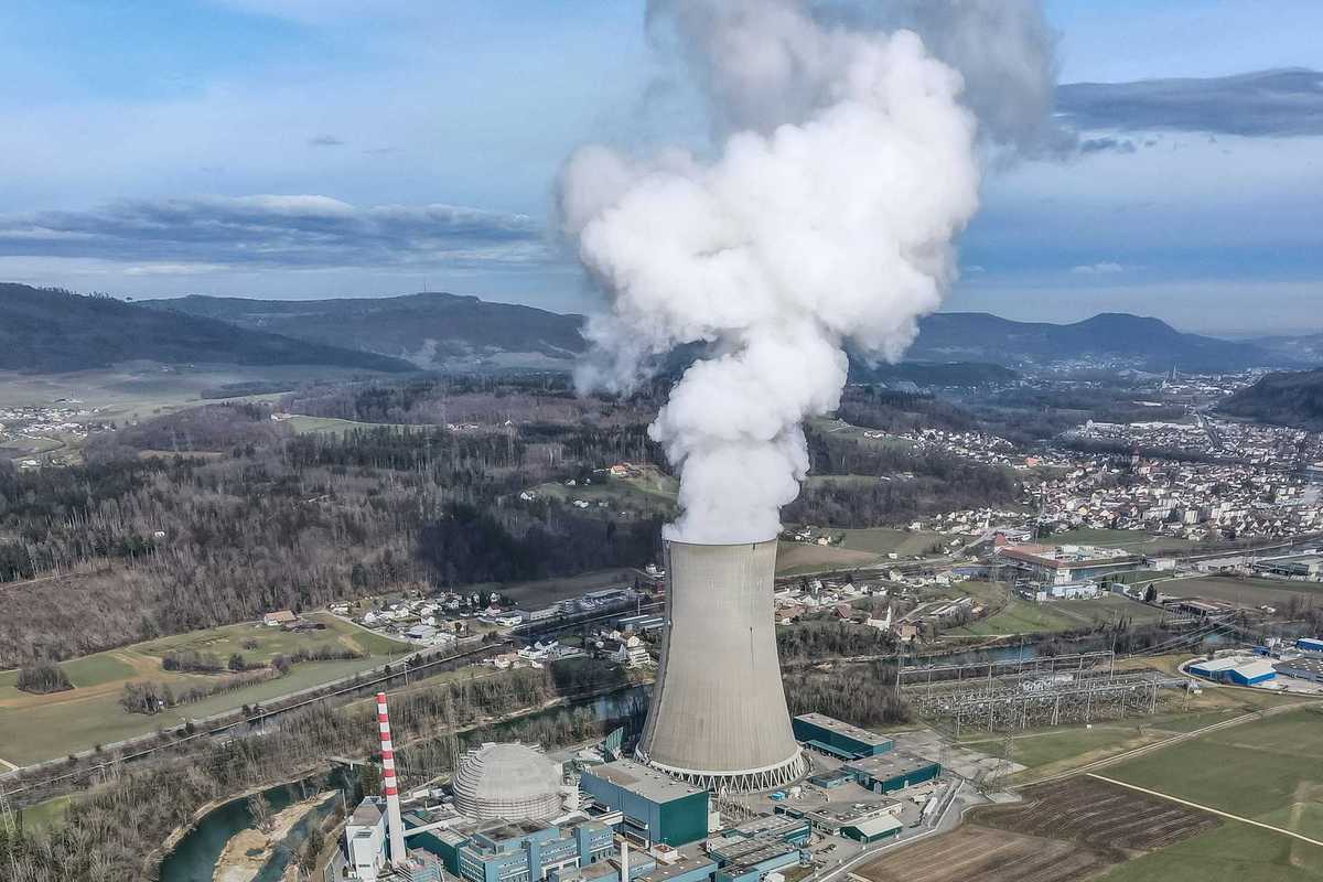 The Gösgen Nuclear Power Plant near the German-Swiss border on the Aare River.