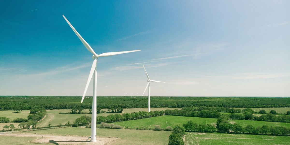 white windmill during daytime.