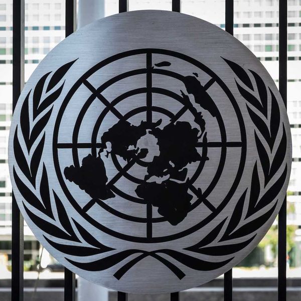 World Health Organization: United Nations logo at the UN headquarter in New York City